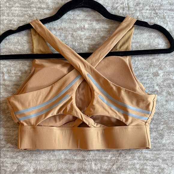 Fabletics No Bounce Reflective High Impact Sports Bra - Picture 7 of 11